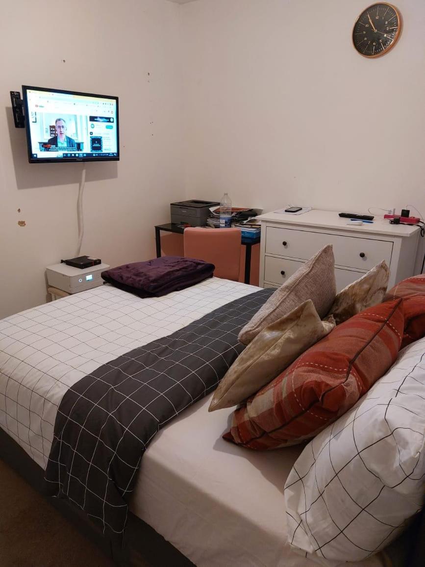 Surbiton London Luxe Rooms מראה חיצוני תמונה